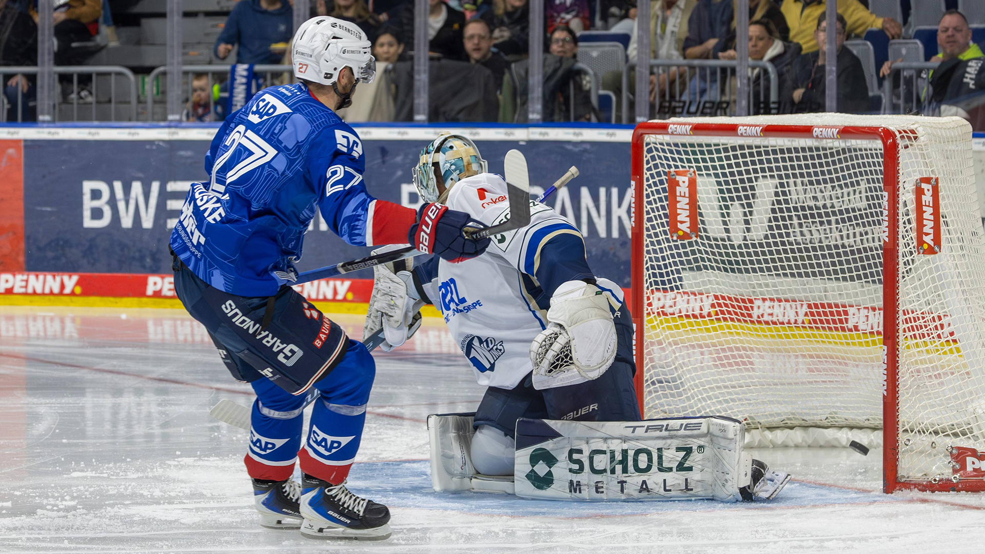 Adler Mannheim gg. Schwenninger Wild Wings